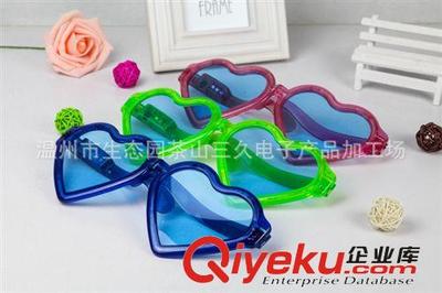 2014新款時(shí)尚LED大心閃光舞會(huì)派對(duì)眼鏡 廠家批發(fā)圖片|2014新款時(shí)尚LED大心閃光舞會(huì)派對(duì)眼鏡 廠家批發(fā)產(chǎn)品圖片由溫州市生態(tài)園茶山三久電子產(chǎn)品加工場公司生產(chǎn)提供-